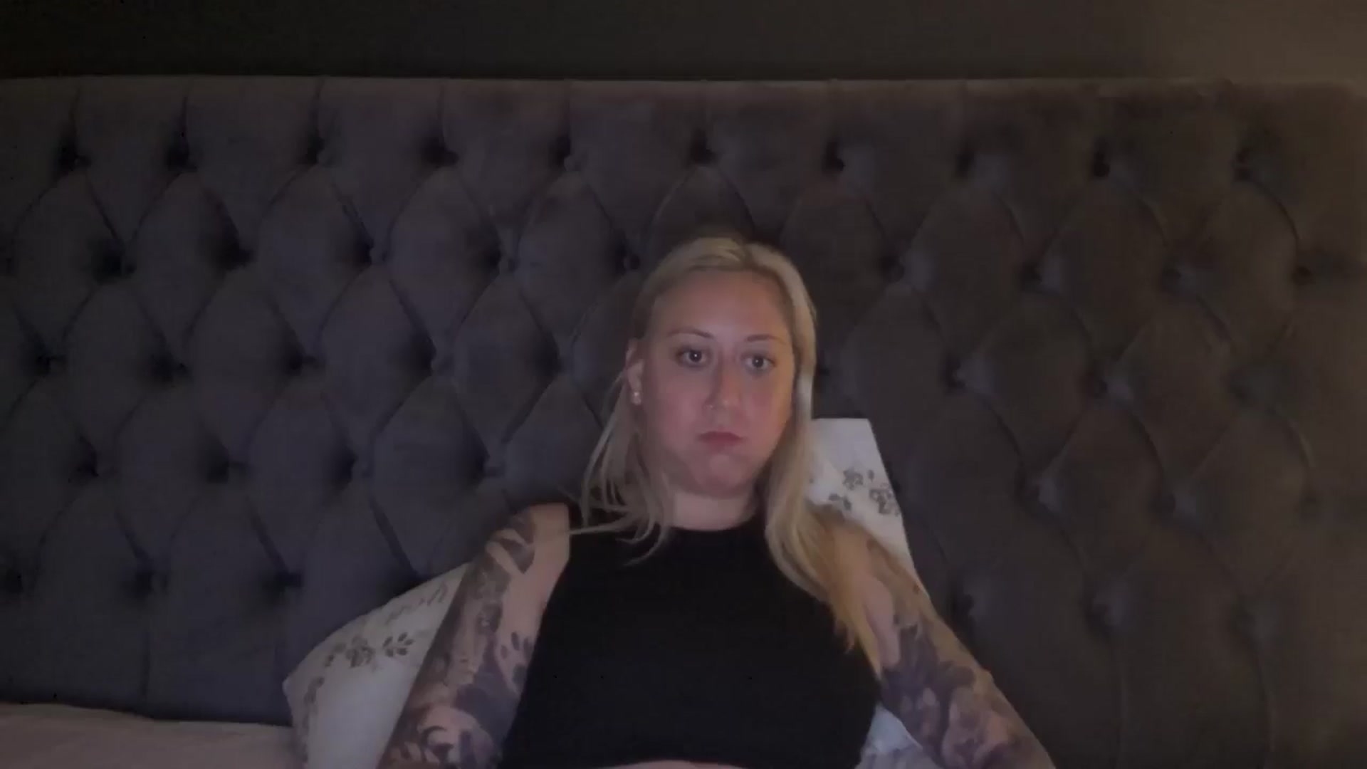 Gallery image thumbnail from DiamondXOXO's myfreecams stream on, 06/17/2024, 21:54 image 15 of 20