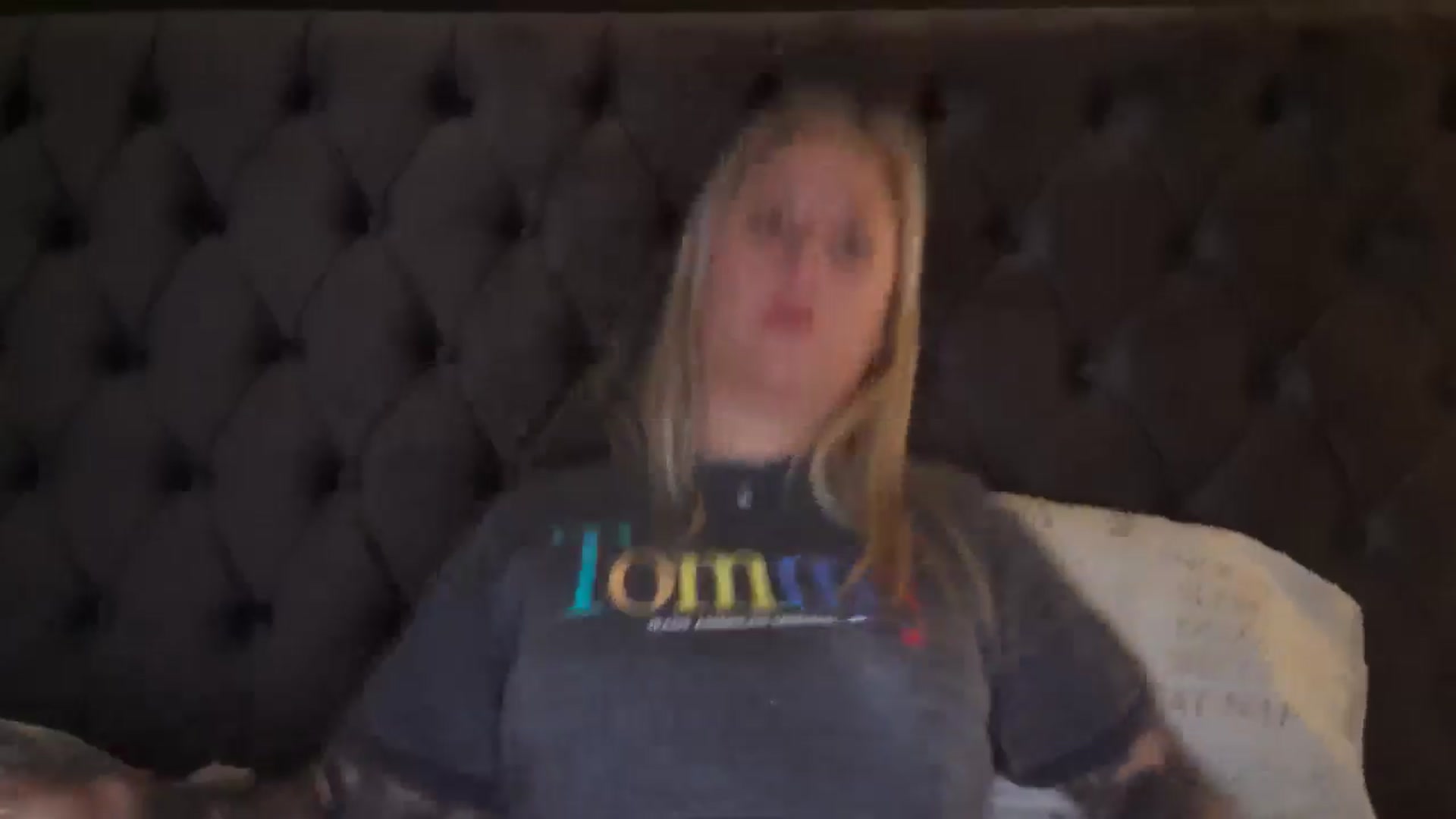 Gallery image thumbnail from DiamondXOXO's myfreecams stream on, 06/19/2024, 09:18 image 4 of 20