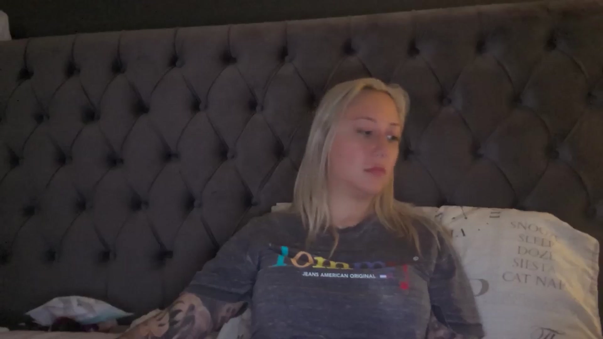 Gallery image thumbnail from DiamondXOXO's myfreecams stream on, 06/19/2024, 10:17 image 8 of 20