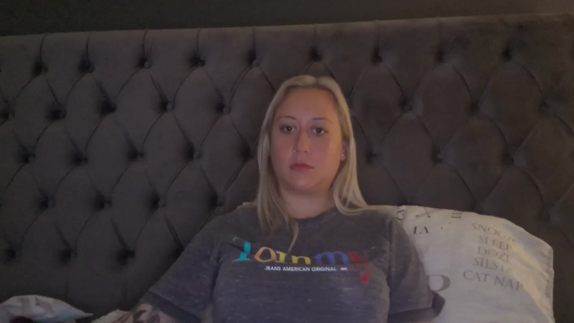 Gallery image thumbnail from DiamondXOXO's myfreecams stream on, 06/19/2024, 10:17 image 5 of 20