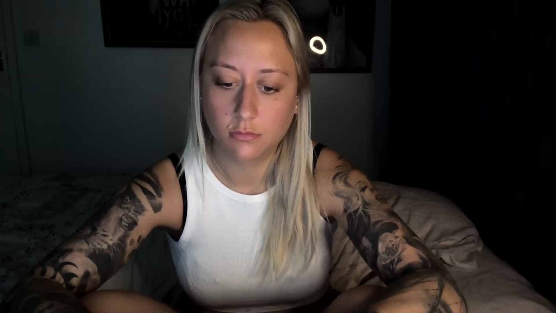 Gallery image thumbnail from DiamondXOXO's myfreecams stream on, 06/24/2024, 09:10 image 19 of 20