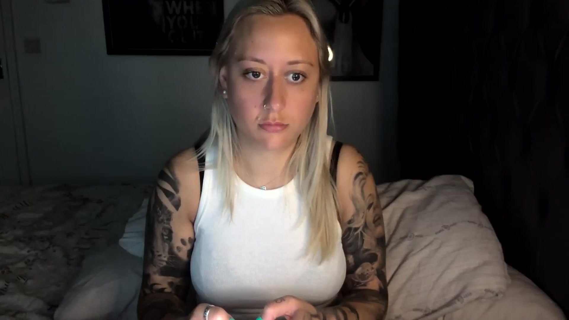 Gallery image thumbnail from DiamondXOXO's myfreecams stream on, 06/24/2024, 09:10 image 12 of 20