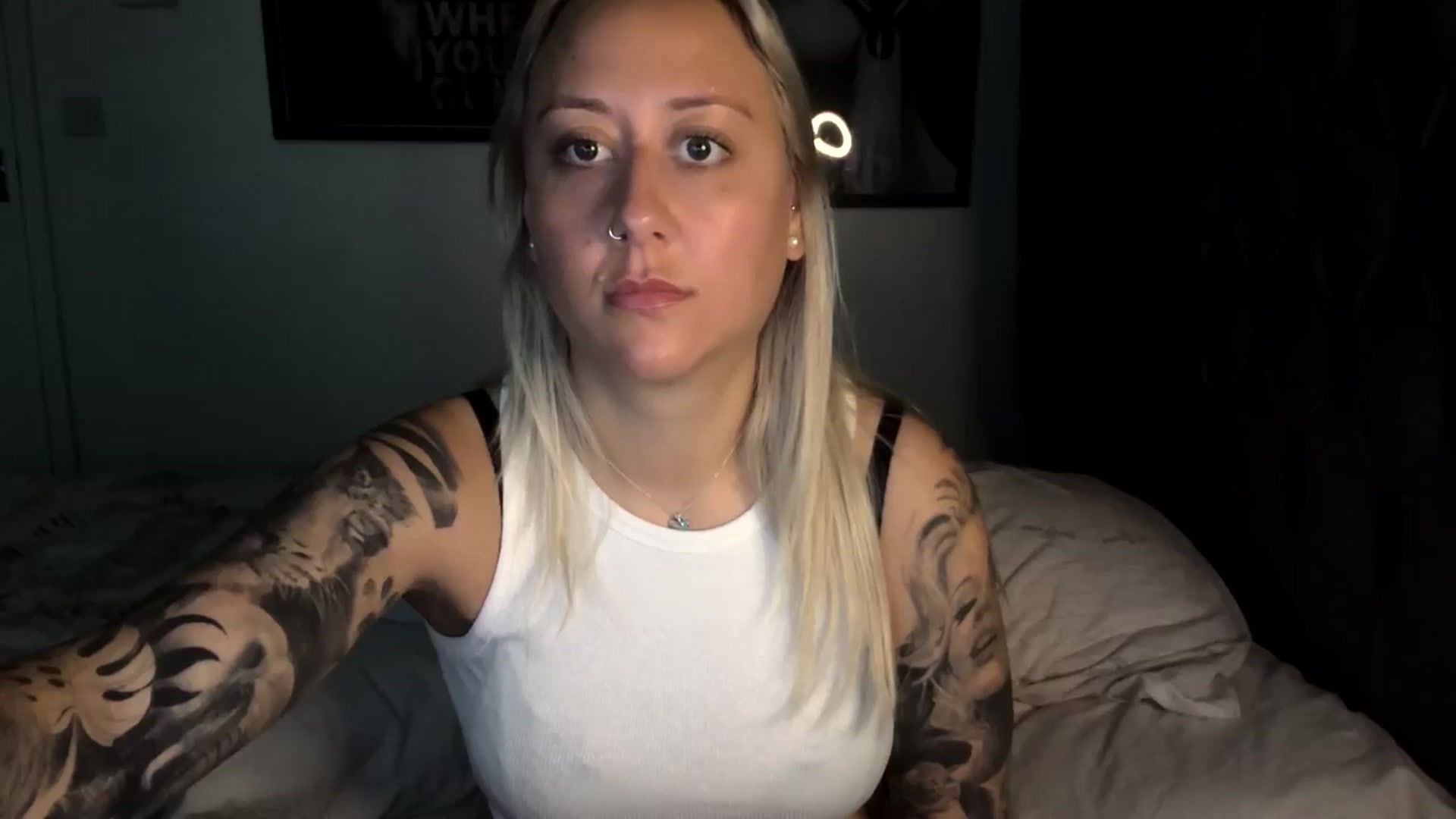 Gallery image thumbnail from DiamondXOXO's myfreecams stream on, 06/24/2024, 09:10 image 14 of 20