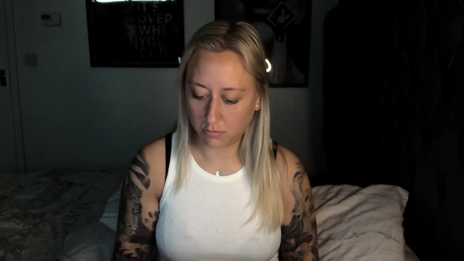 Gallery image thumbnail from DiamondXOXO's myfreecams stream on, 06/24/2024, 09:10 image 4 of 20