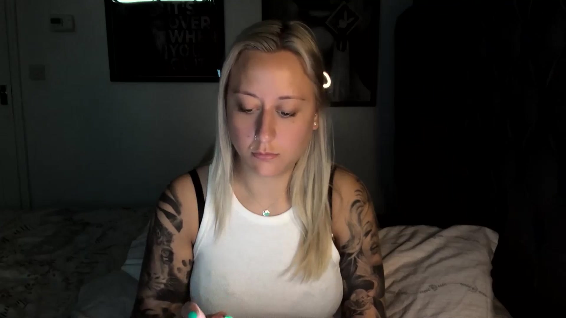 Gallery image thumbnail from DiamondXOXO's myfreecams stream on, 06/24/2024, 09:10 image 2 of 20