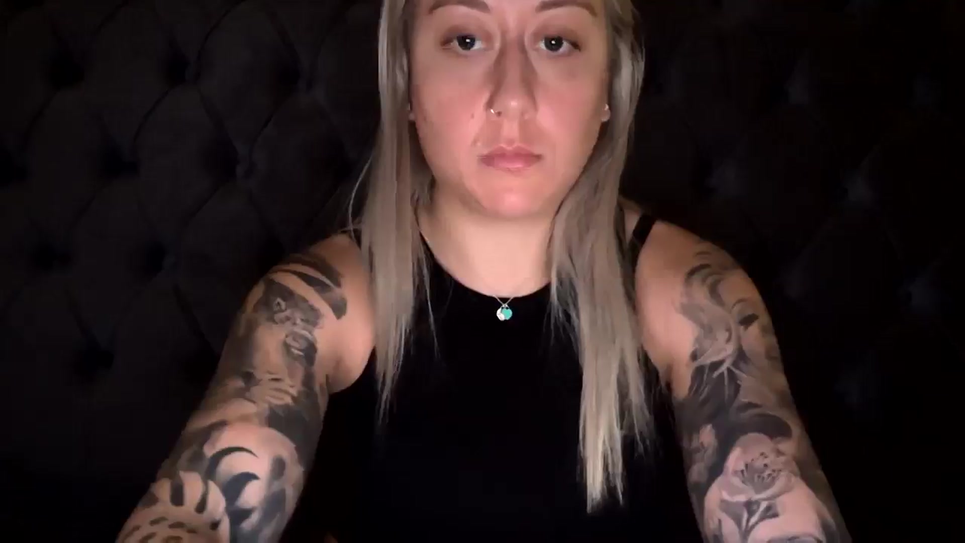 Gallery image thumbnail from DiamondXOXO's myfreecams stream on, 12/17/2024, 13:23 image 8 of 20