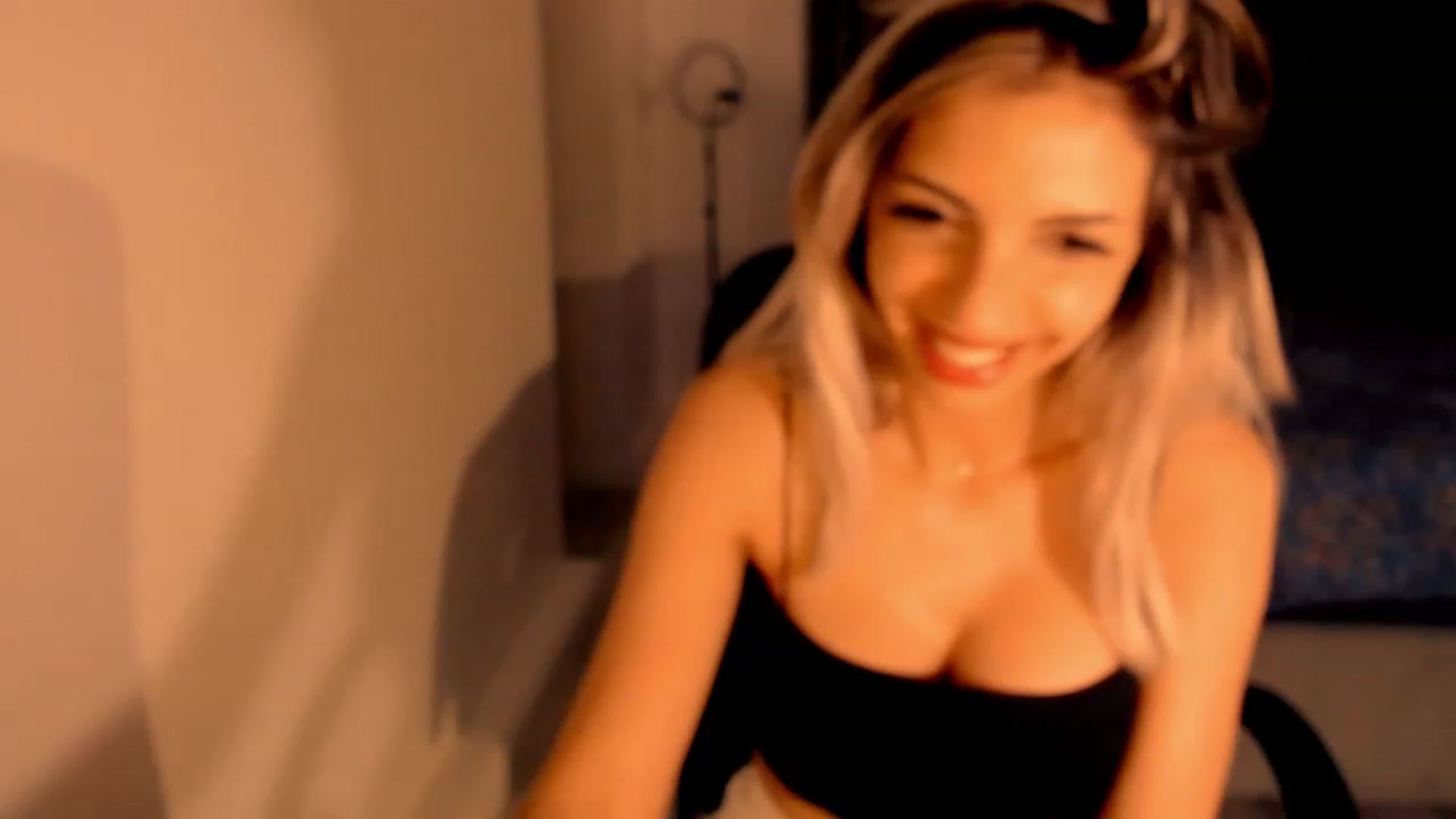 Gallery image thumbnail from Diamondblack5's myfreecams stream on, 06/23/2023, 02:26 image 1 of 20