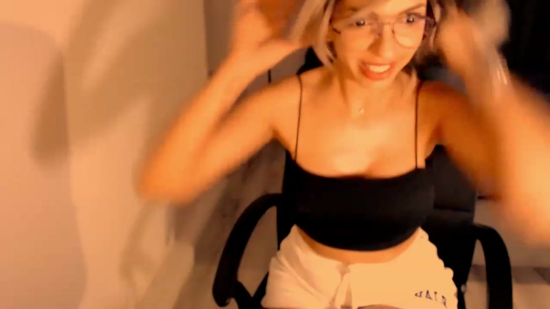Gallery image thumbnail from Diamondblack5's myfreecams stream on, 06/23/2023, 02:26 image 5 of 20