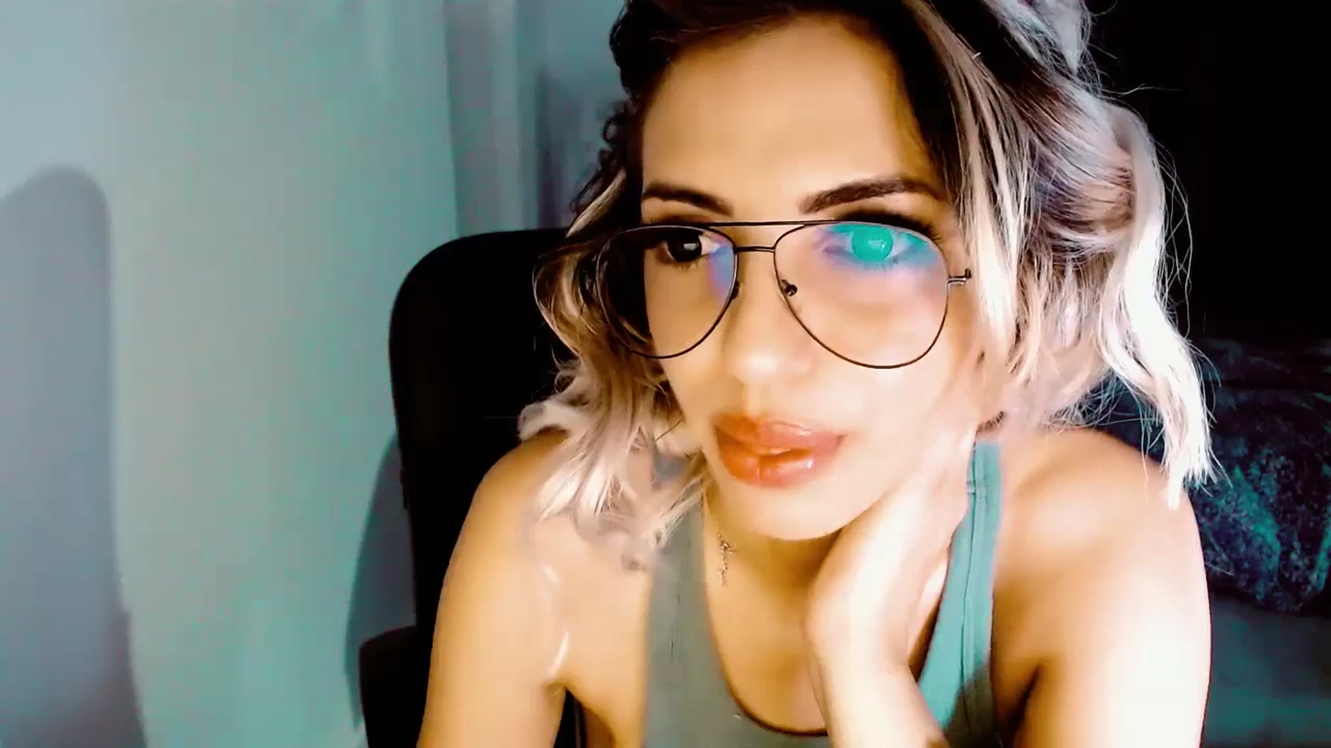 Gallery image thumbnail from Diamondblack5's myfreecams stream on, 06/24/2023, 21:58 image 13 of 20