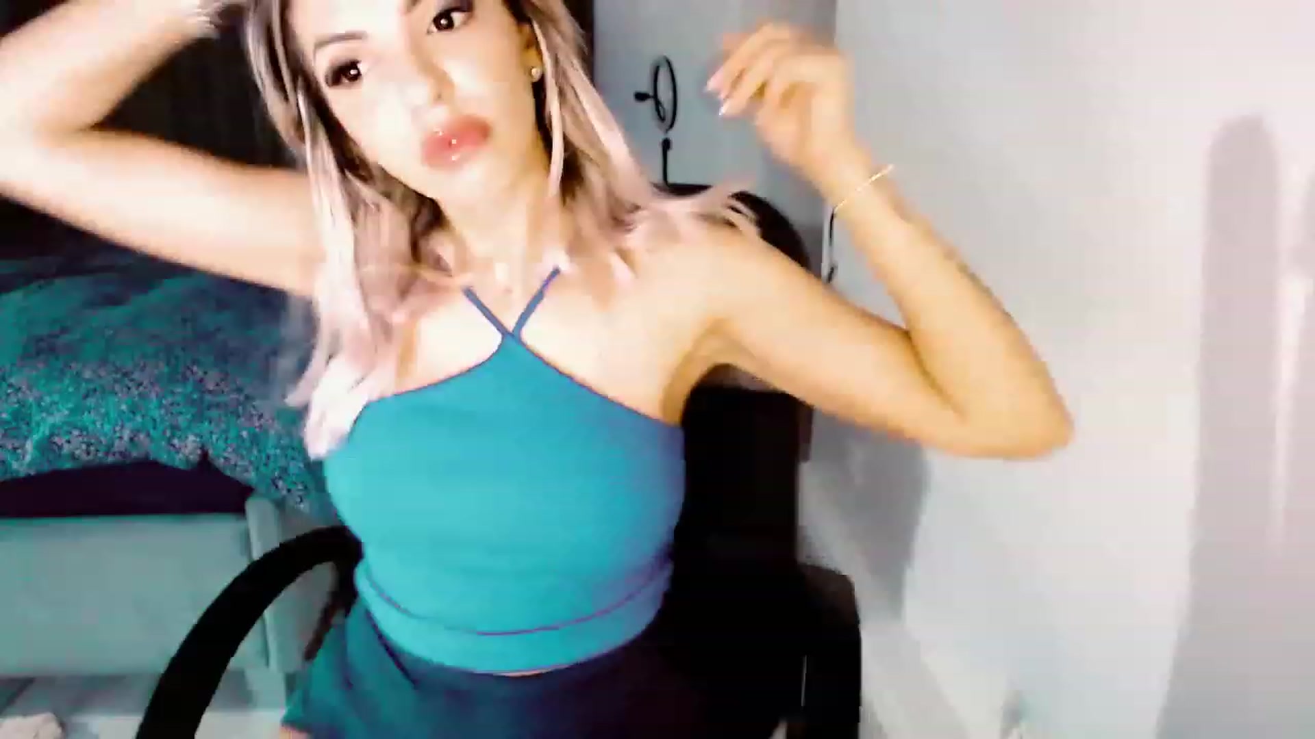 Gallery image thumbnail from Diamondblack5's myfreecams stream on, 07/03/2023, 24:16 image 3 of 20