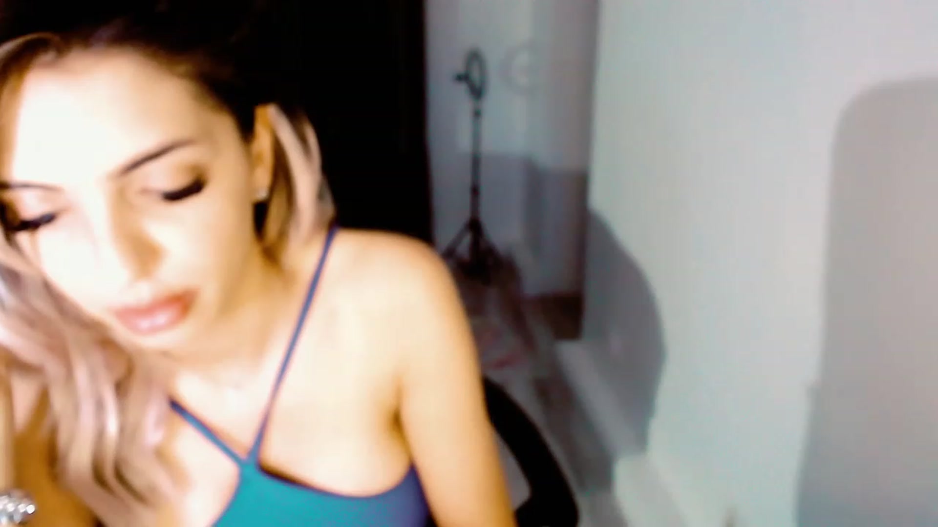 Gallery image thumbnail from Diamondblack5's myfreecams stream on, 07/03/2023, 01:25 image 18 of 20