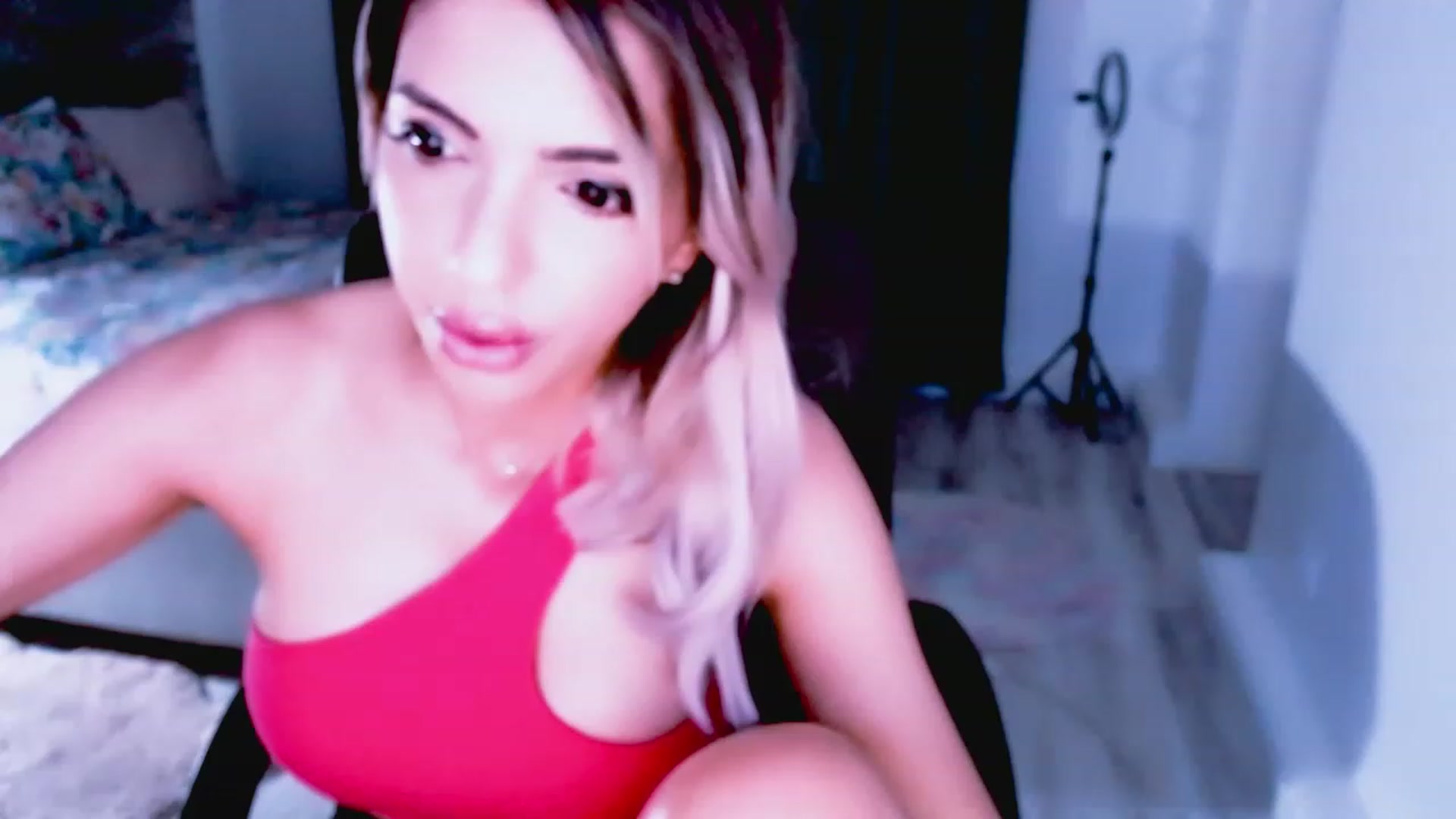 Gallery image thumbnail from Diamondblack5's myfreecams stream on, 07/05/2023, 22:02 image 12 of 20