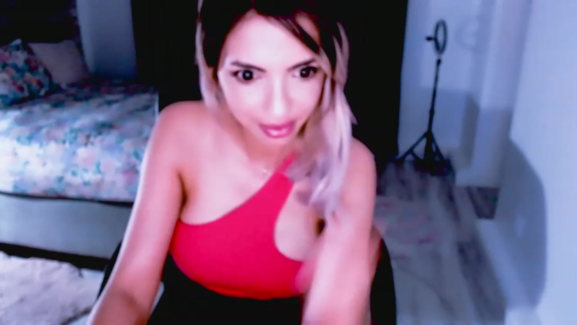 Gallery image thumbnail from Diamondblack5's myfreecams stream on, 07/05/2023, 22:02 image 15 of 20