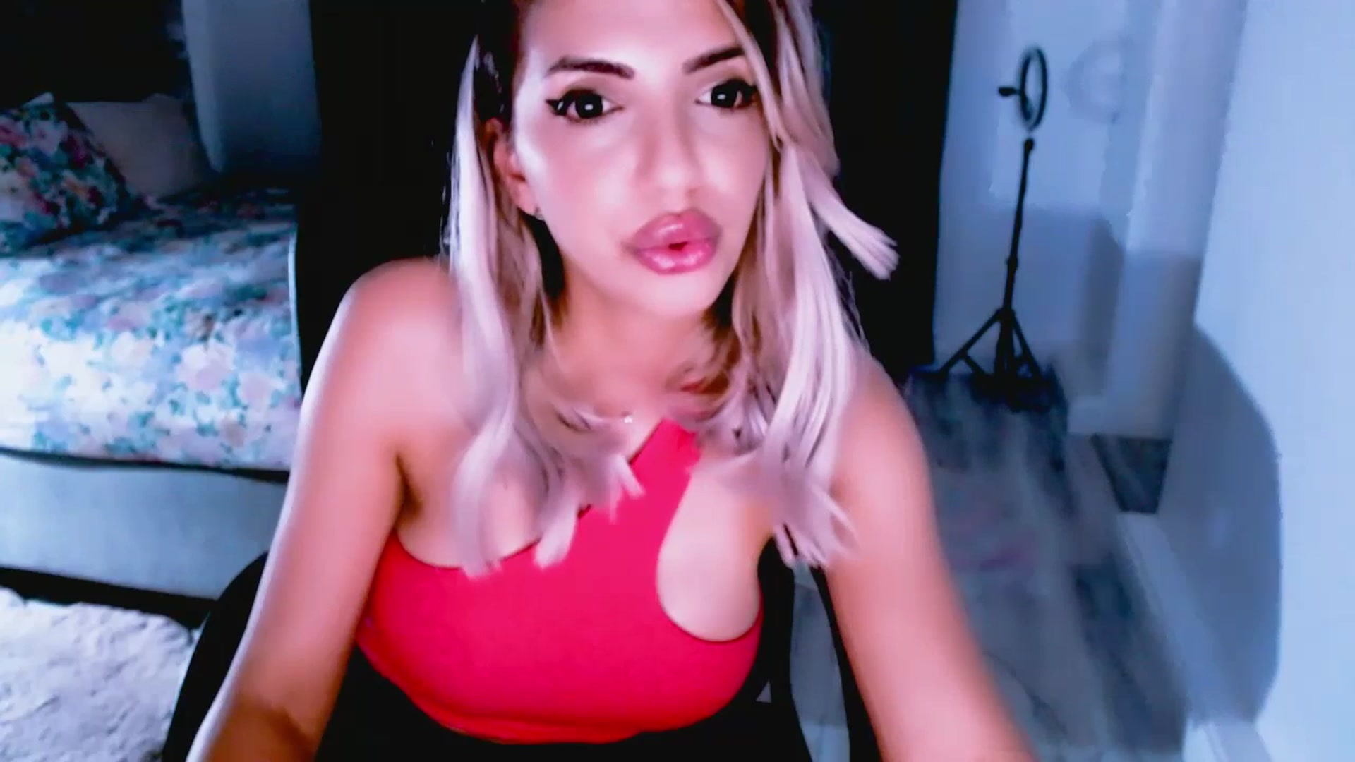 Gallery image thumbnail from Diamondblack5's myfreecams stream on, 07/05/2023, 23:17 image 2 of 20