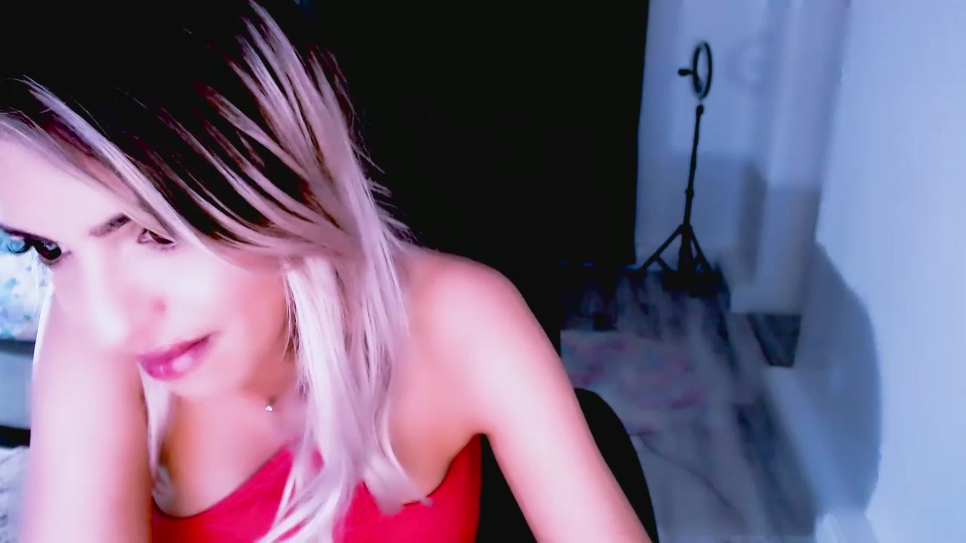 Gallery image thumbnail from Diamondblack5's myfreecams stream on, 07/06/2023, 01:54 image 11 of 20