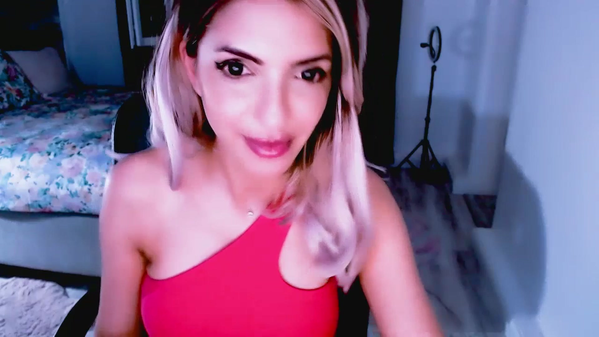 Gallery image thumbnail from Diamondblack5's myfreecams stream on, 07/06/2023, 01:54 image 14 of 20
