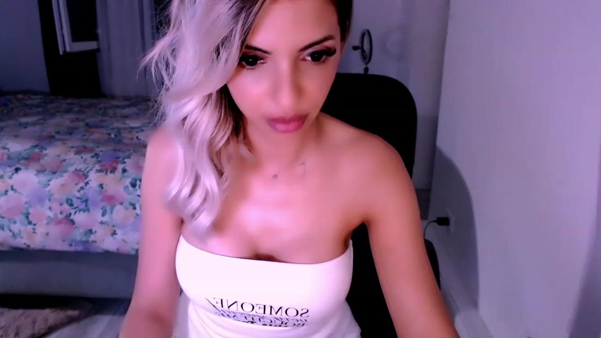 Gallery image thumbnail from Diamondblack5's myfreecams stream on, 07/07/2023, 24:54 image 20 of 20