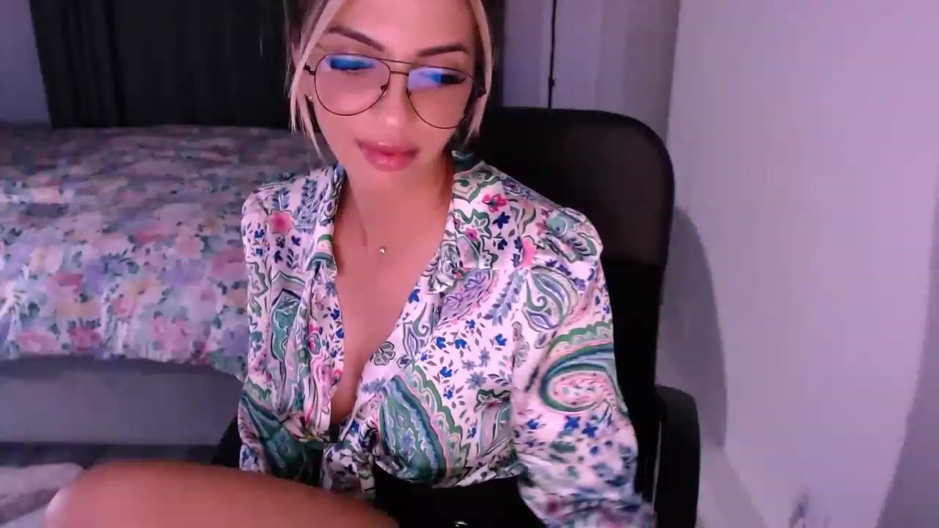 Gallery image thumbnail from Diamondblack5's myfreecams stream on, 07/12/2023, 23:04 image 14 of 20