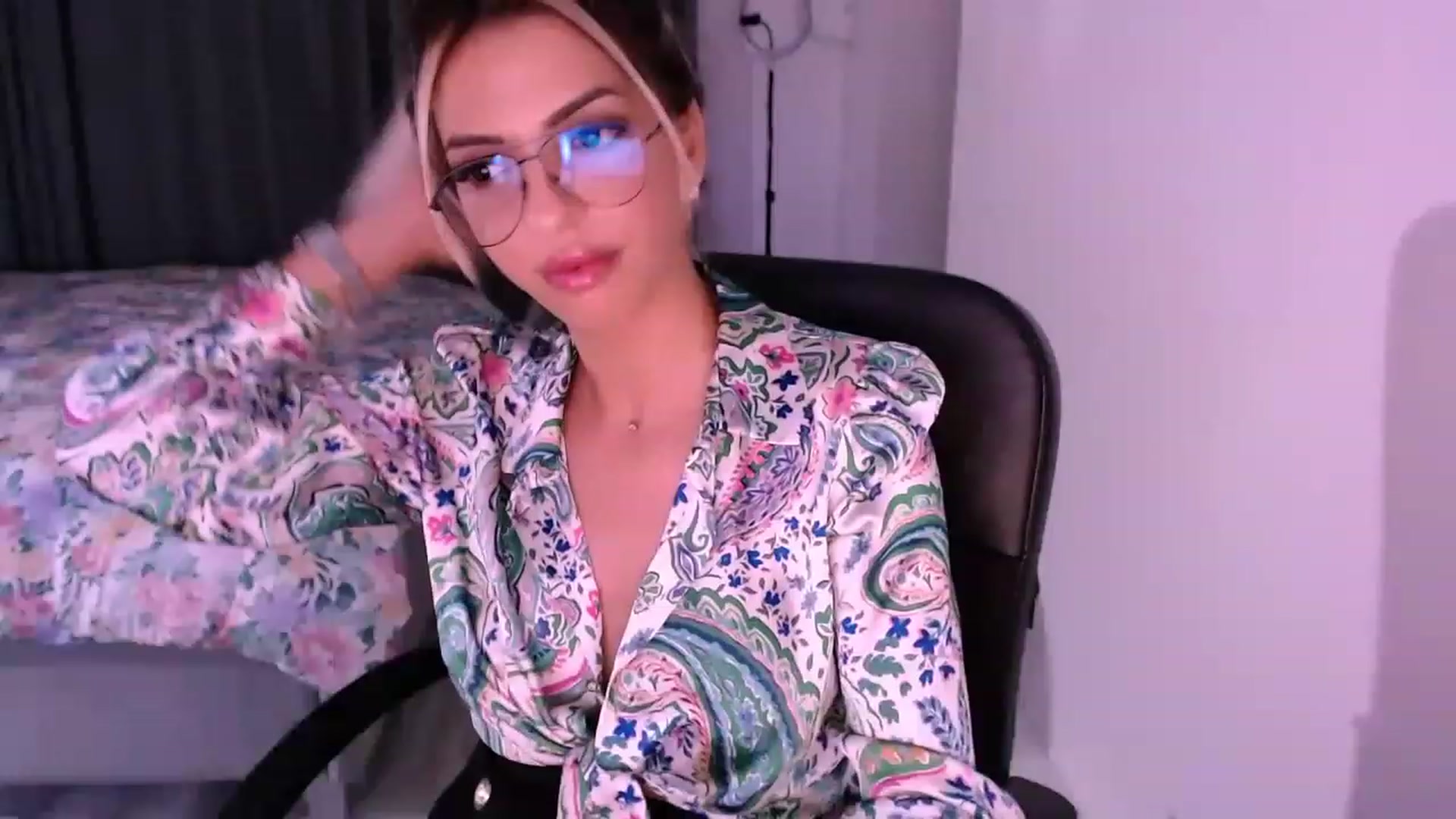 Gallery image thumbnail from Diamondblack5's myfreecams stream on, 07/12/2023, 23:04 image 7 of 20