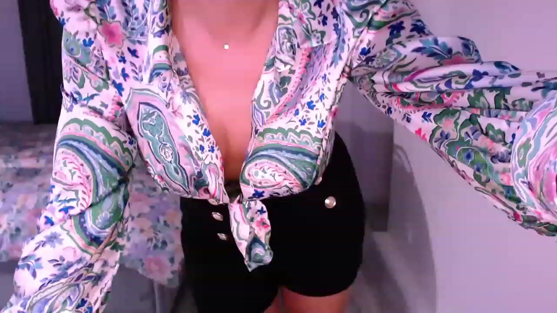 Gallery image thumbnail from Diamondblack5's myfreecams stream on, 07/12/2023, 23:04 image 13 of 20