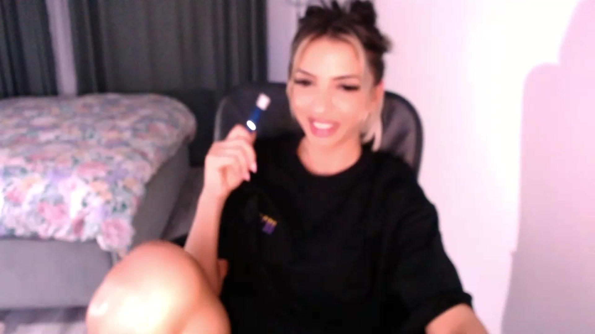 Gallery image thumbnail from Diamondblack5's myfreecams stream on, 07/14/2023, 24:45 image 2 of 20