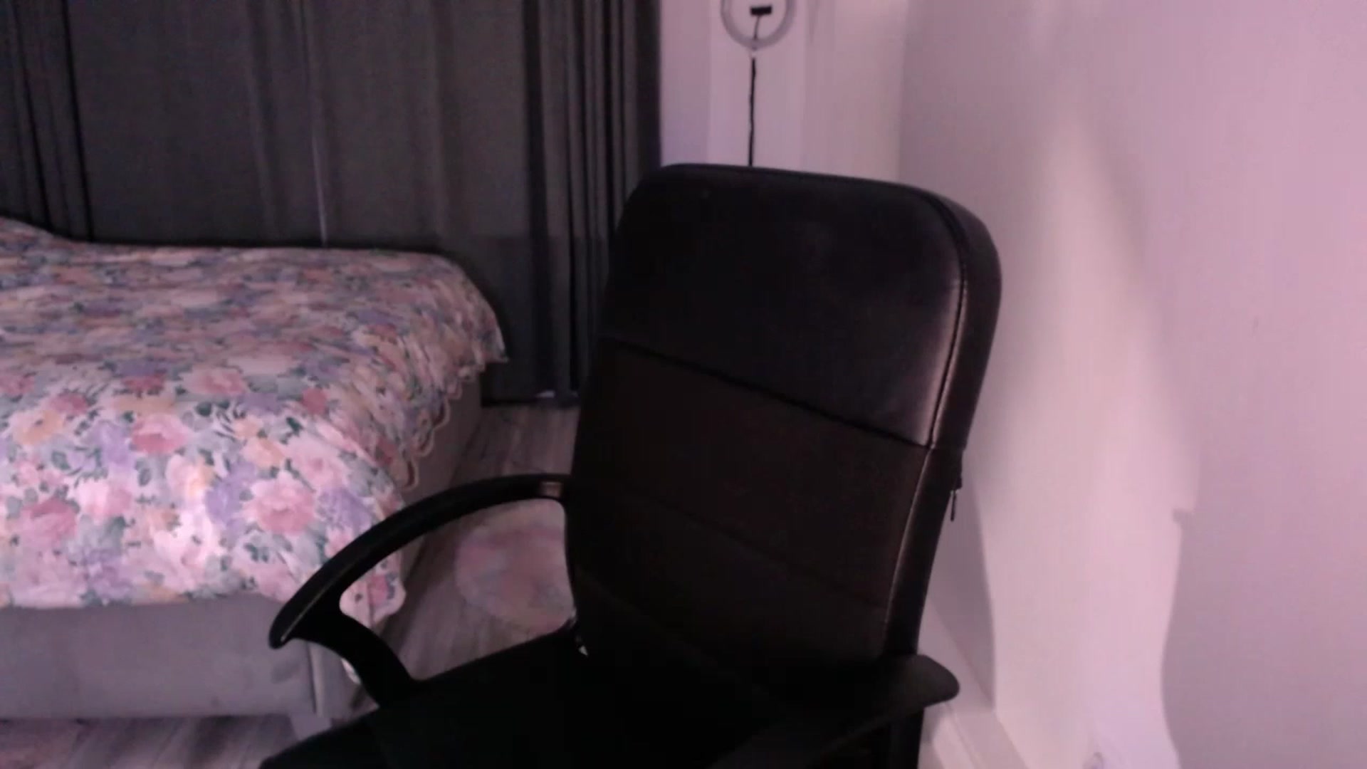 Gallery image thumbnail from Diamondblack5's myfreecams stream on, 07/16/2023, 01:20 image 15 of 20
