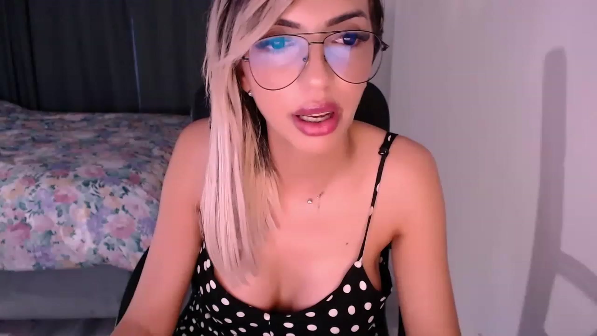 Gallery image thumbnail from Diamondblack5's myfreecams stream on, 07/16/2023, 03:21 image 12 of 20