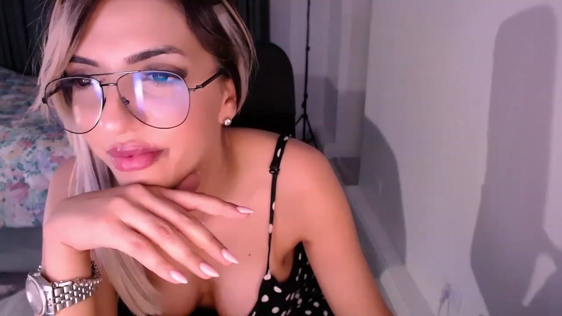 Gallery image thumbnail from Diamondblack5's myfreecams stream on, 07/16/2023, 03:21 image 17 of 20