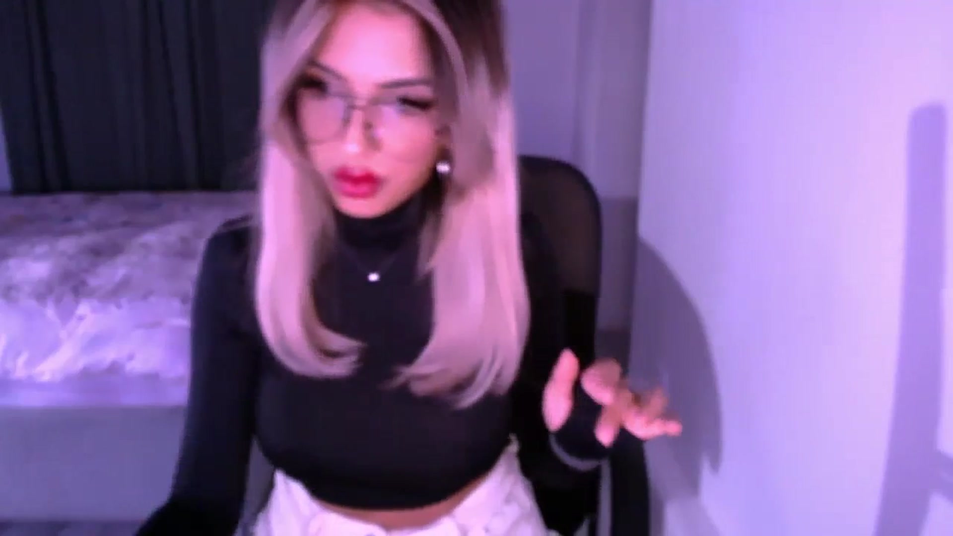 Gallery image thumbnail from Diamondblack5's myfreecams stream on, 08/02/2023, 23:59 image 20 of 20