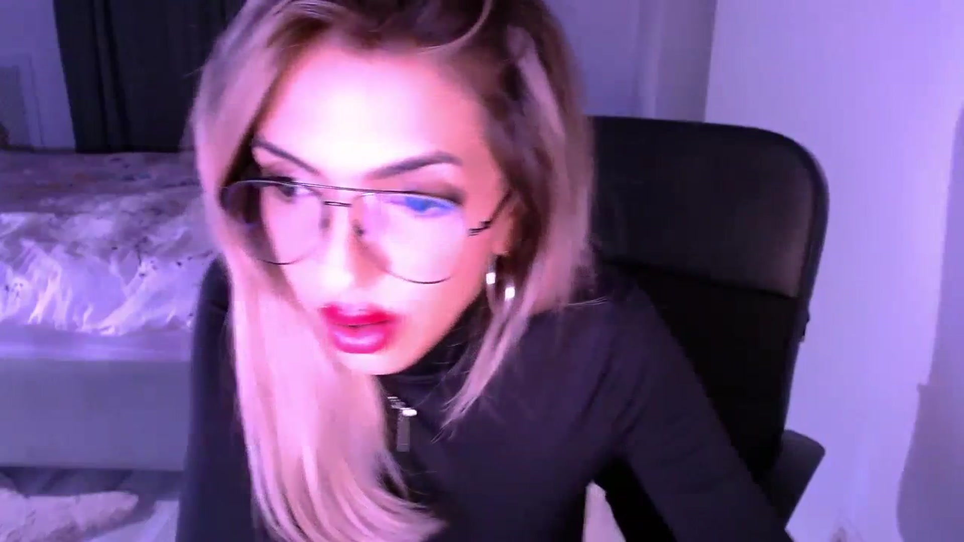 Gallery image thumbnail from Diamondblack5's myfreecams stream on, 08/03/2023, 01:55 image 20 of 20