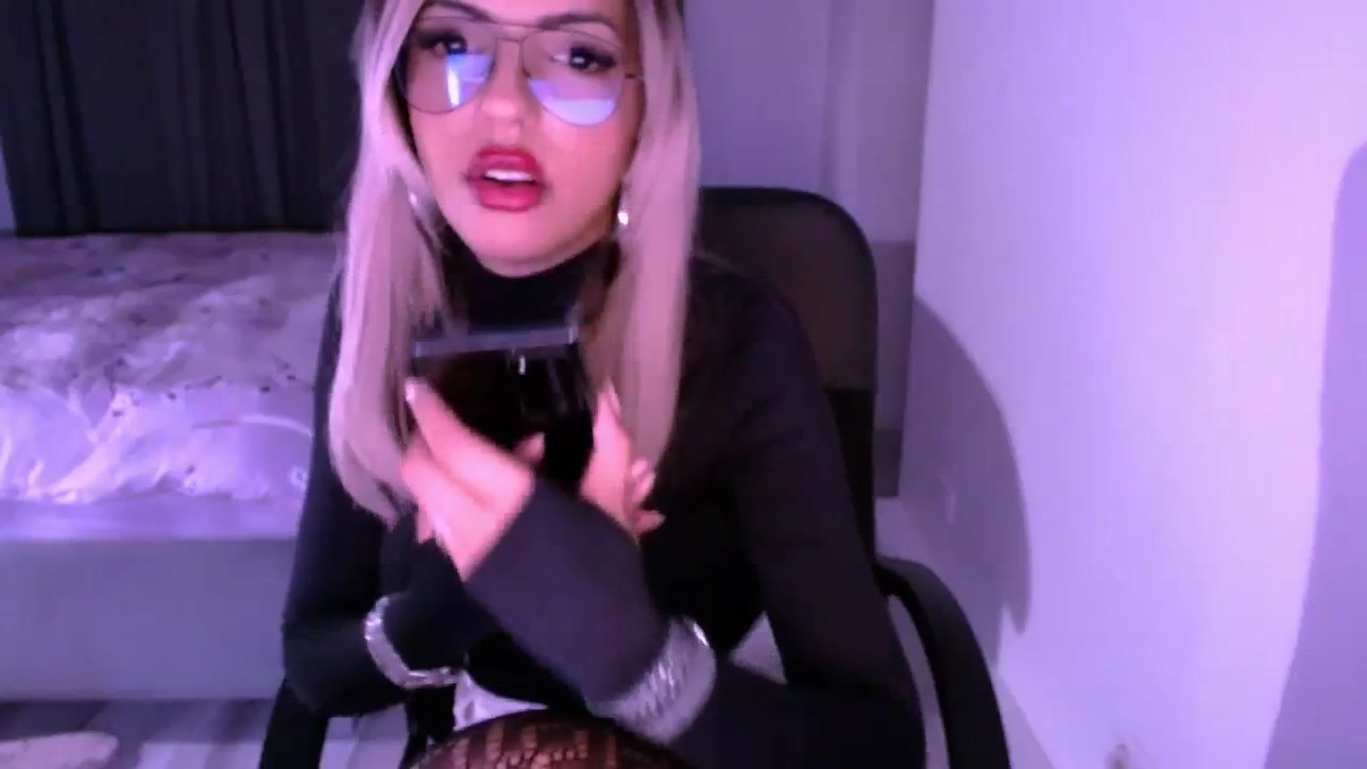 Gallery image thumbnail from Diamondblack5's myfreecams stream on, 08/03/2023, 01:55 image 8 of 20