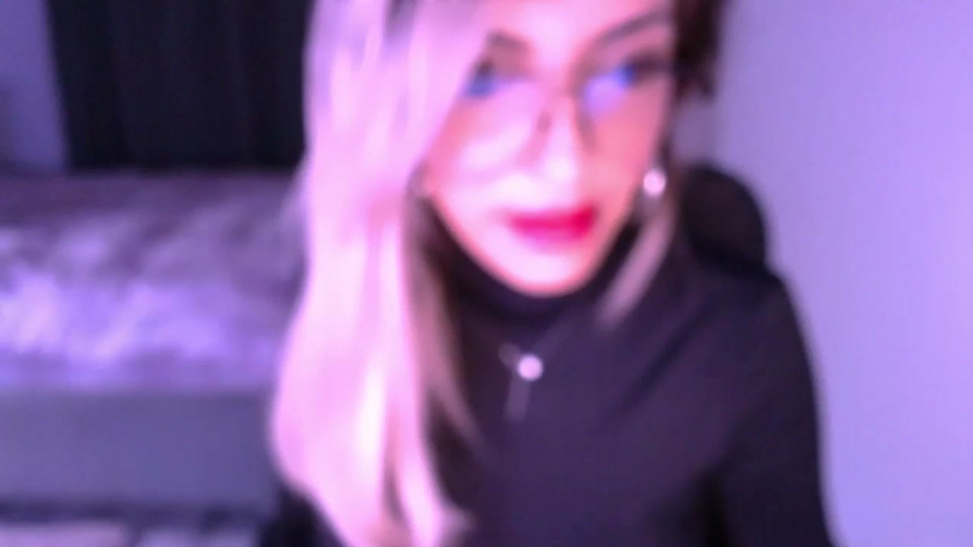 Gallery image thumbnail from Diamondblack5's myfreecams stream on, 08/03/2023, 01:55 image 17 of 20