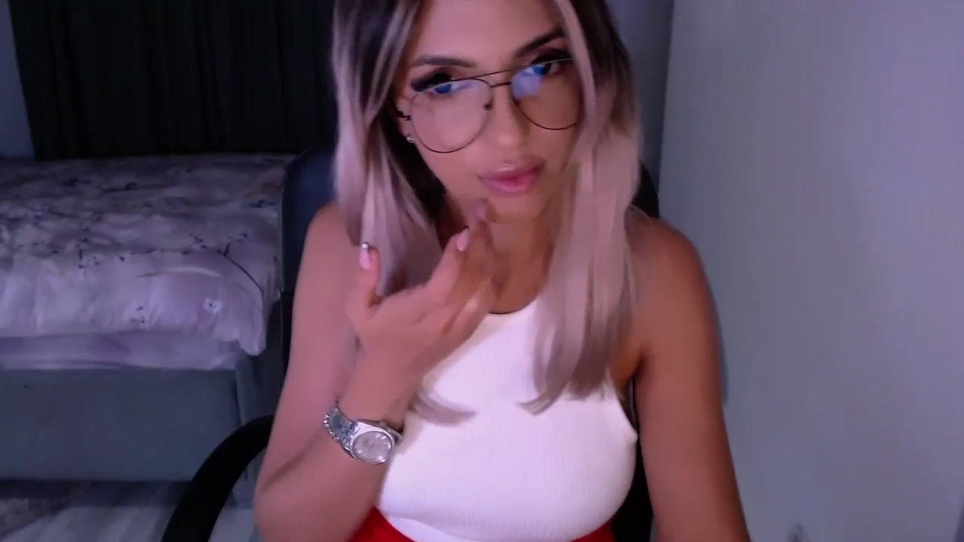 Gallery image thumbnail from Diamondblack5's myfreecams stream on, 08/04/2023, 24:03 image 18 of 20