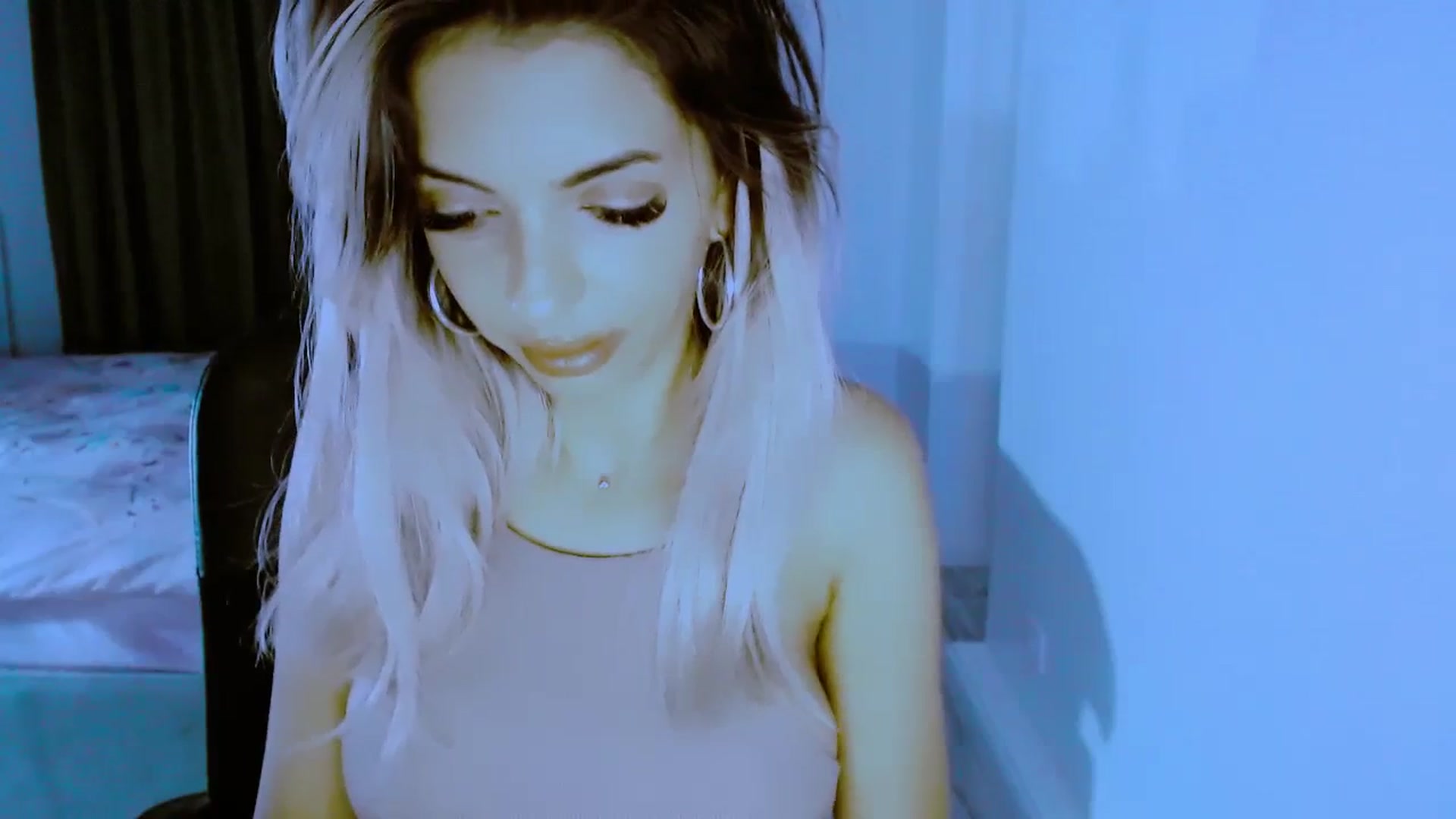 Gallery image thumbnail from Diamondblack5's myfreecams stream on, 08/06/2023, 23:04 image 9 of 20