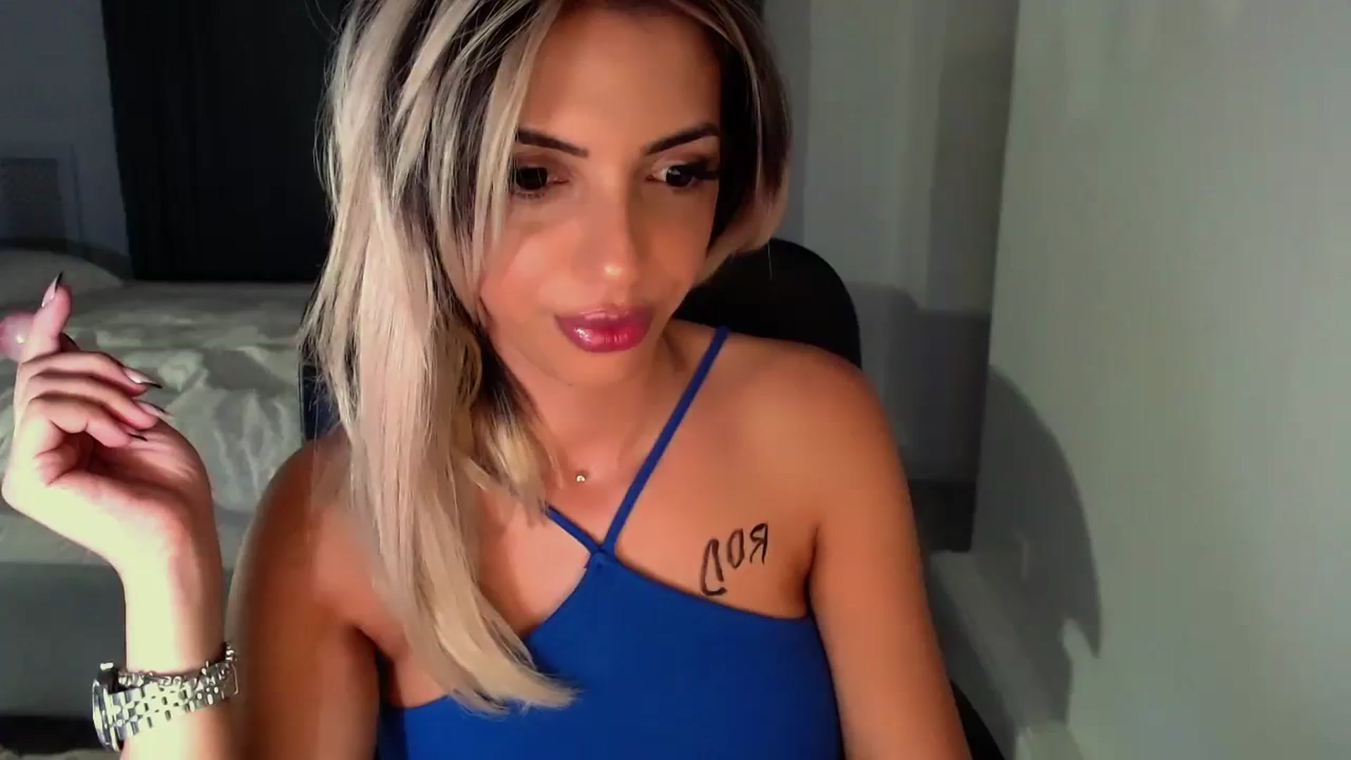 Gallery image thumbnail from Diamondblack5's myfreecams stream on, 08/10/2023, 24:05 image 14 of 20