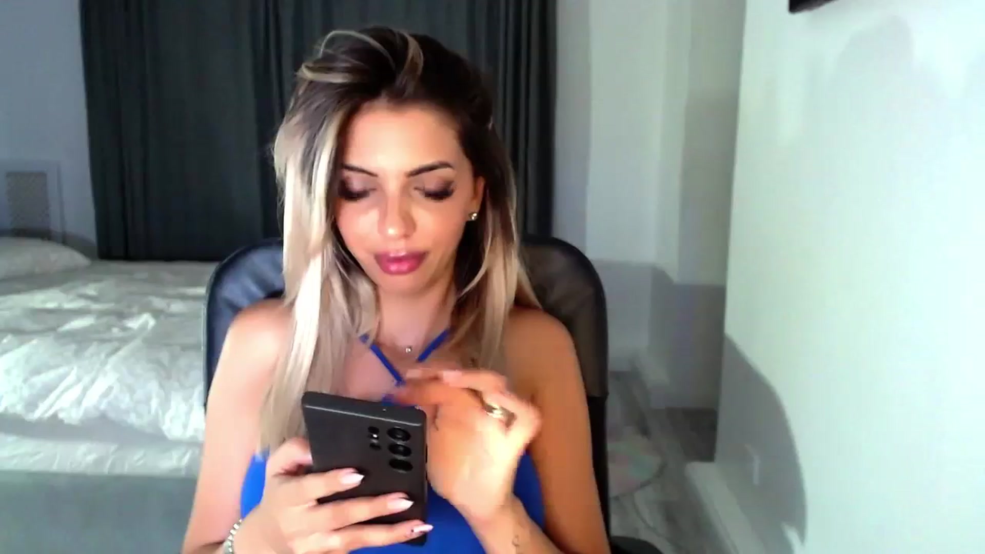 Gallery image thumbnail from Diamondblack5's myfreecams stream on, 08/10/2023, 02:31 image 14 of 20
