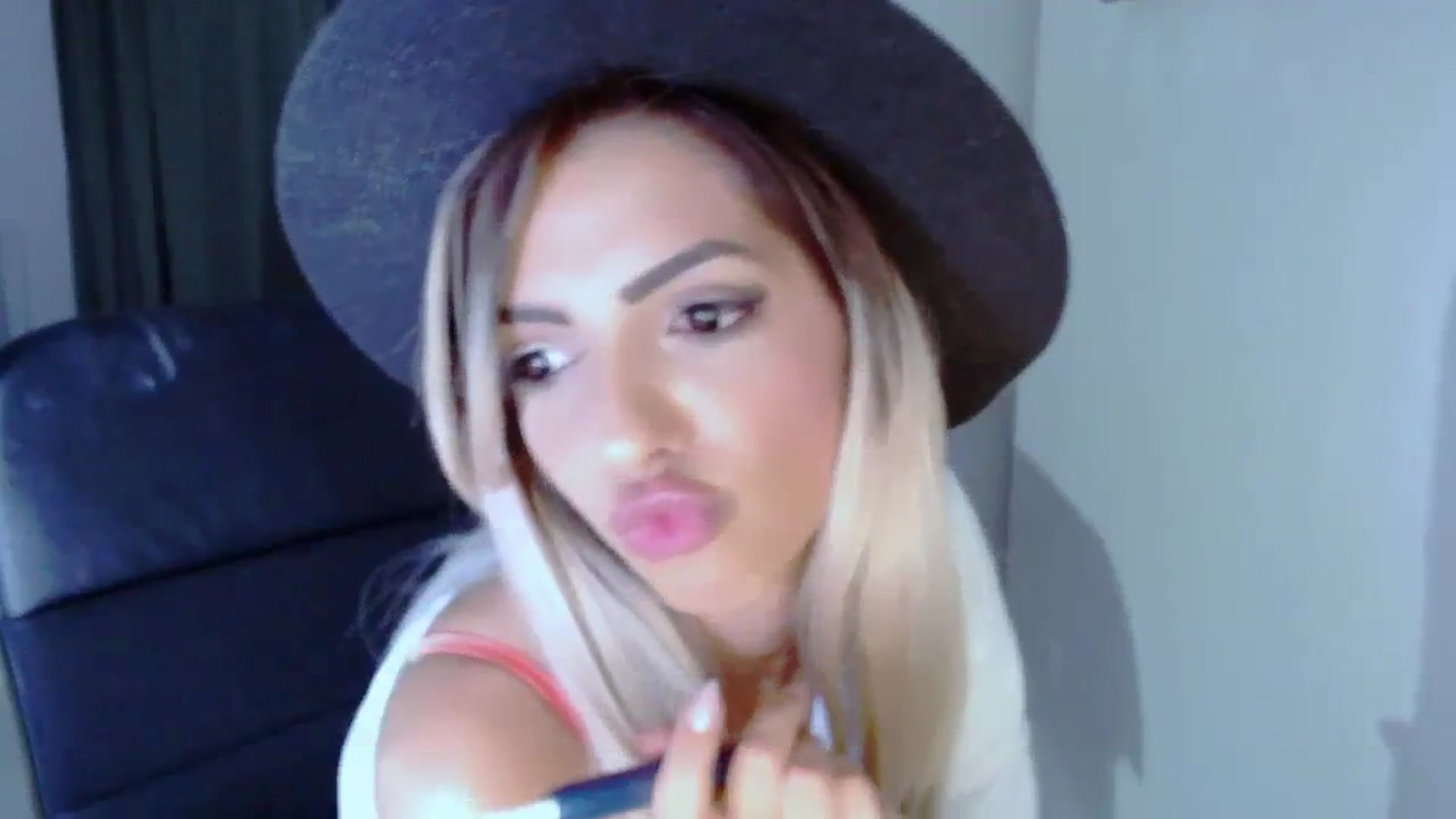 Gallery image thumbnail from Diamondblack5's myfreecams stream on, 08/13/2023, 23:31 image 12 of 20