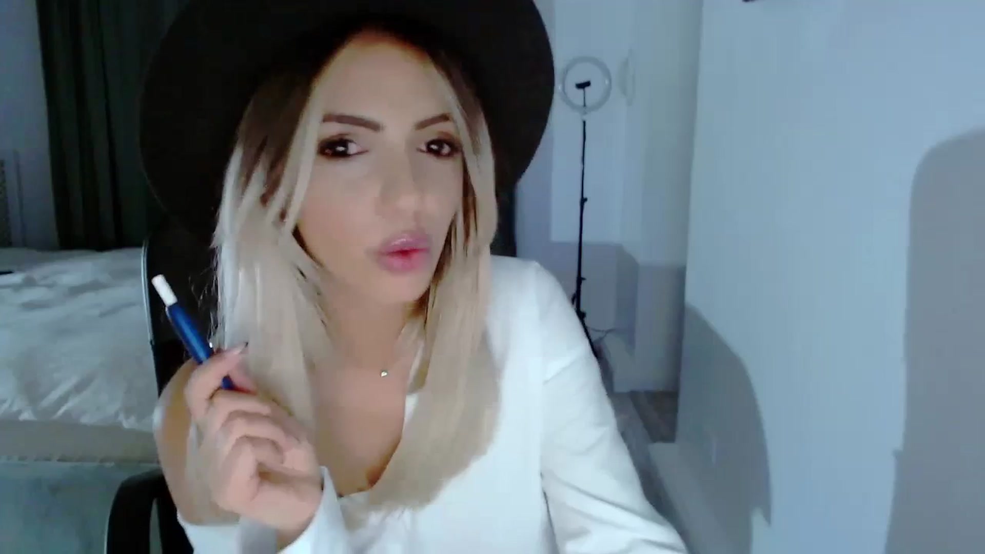 Gallery image thumbnail from Diamondblack5's myfreecams stream on, 08/13/2023, 23:31 image 19 of 20