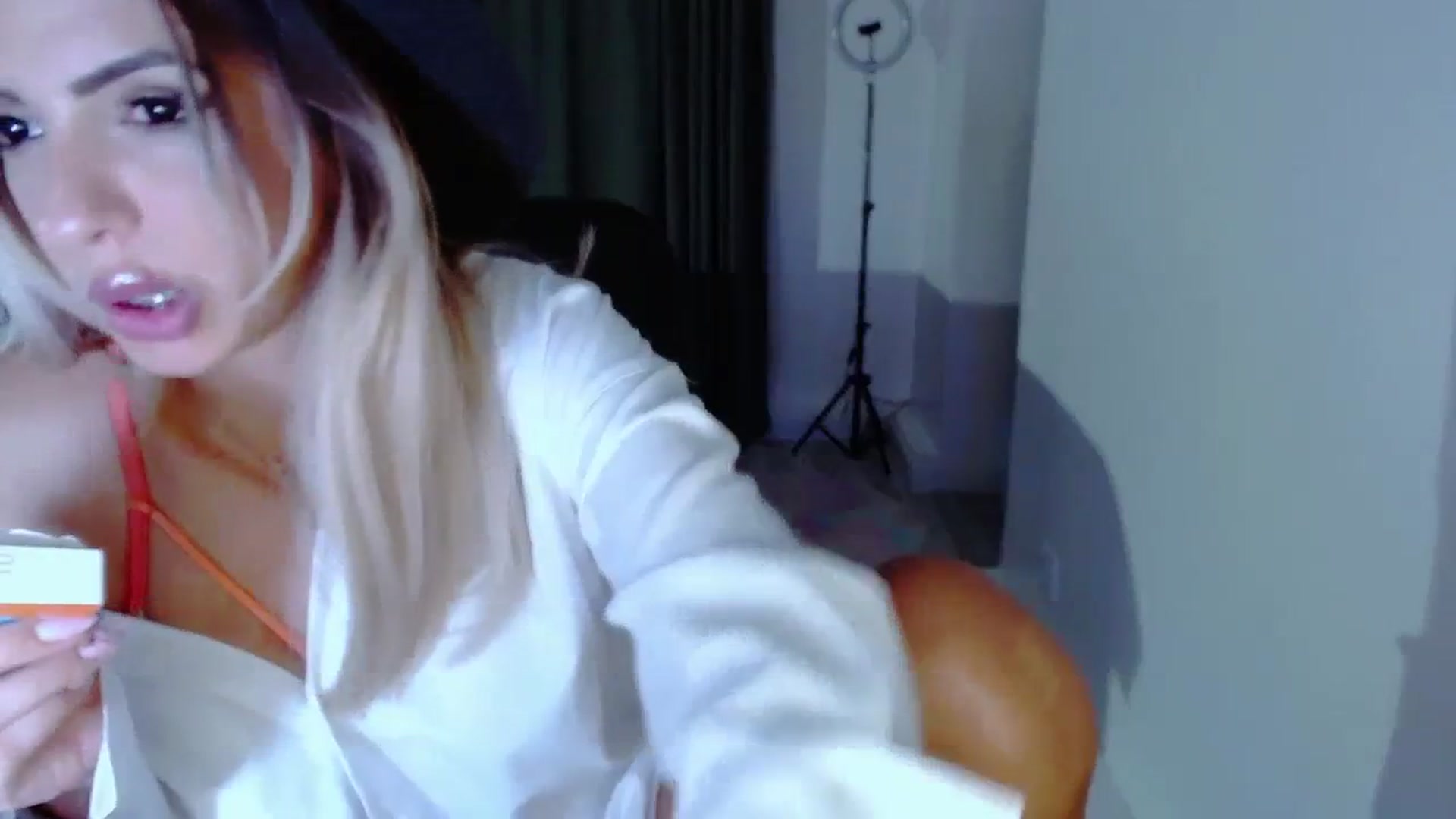 Gallery image thumbnail from Diamondblack5's myfreecams stream on, 08/14/2023, 02:32 image 20 of 20