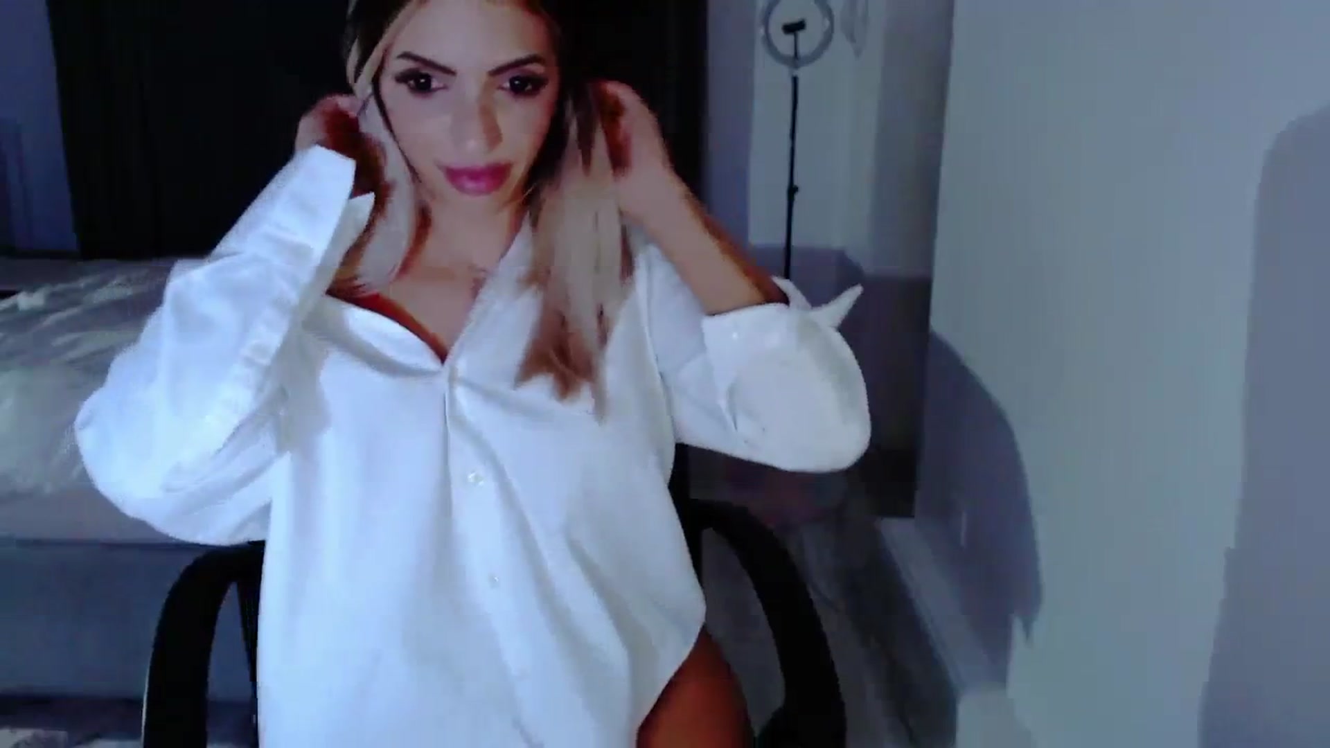 Gallery image thumbnail from Diamondblack5's myfreecams stream on, 08/14/2023, 03:29 image 7 of 20