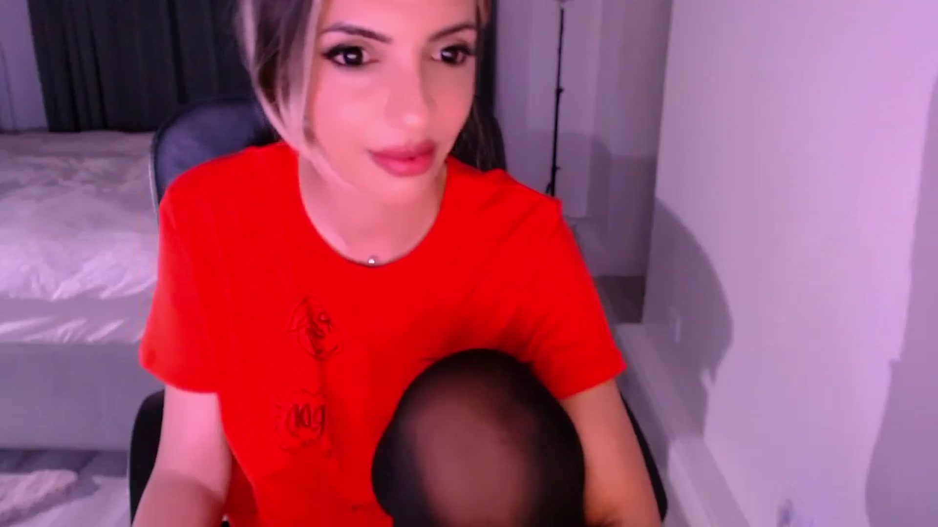 Gallery image thumbnail from Diamondblack5's myfreecams stream on, 08/19/2023, 23:56 image 19 of 20