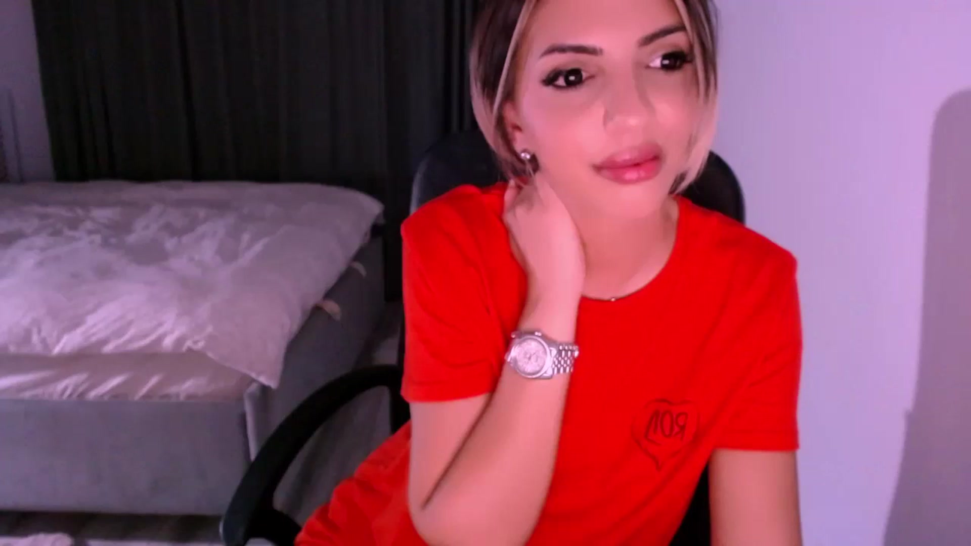 Gallery image thumbnail from Diamondblack5's myfreecams stream on, 08/19/2023, 23:56 image 7 of 20