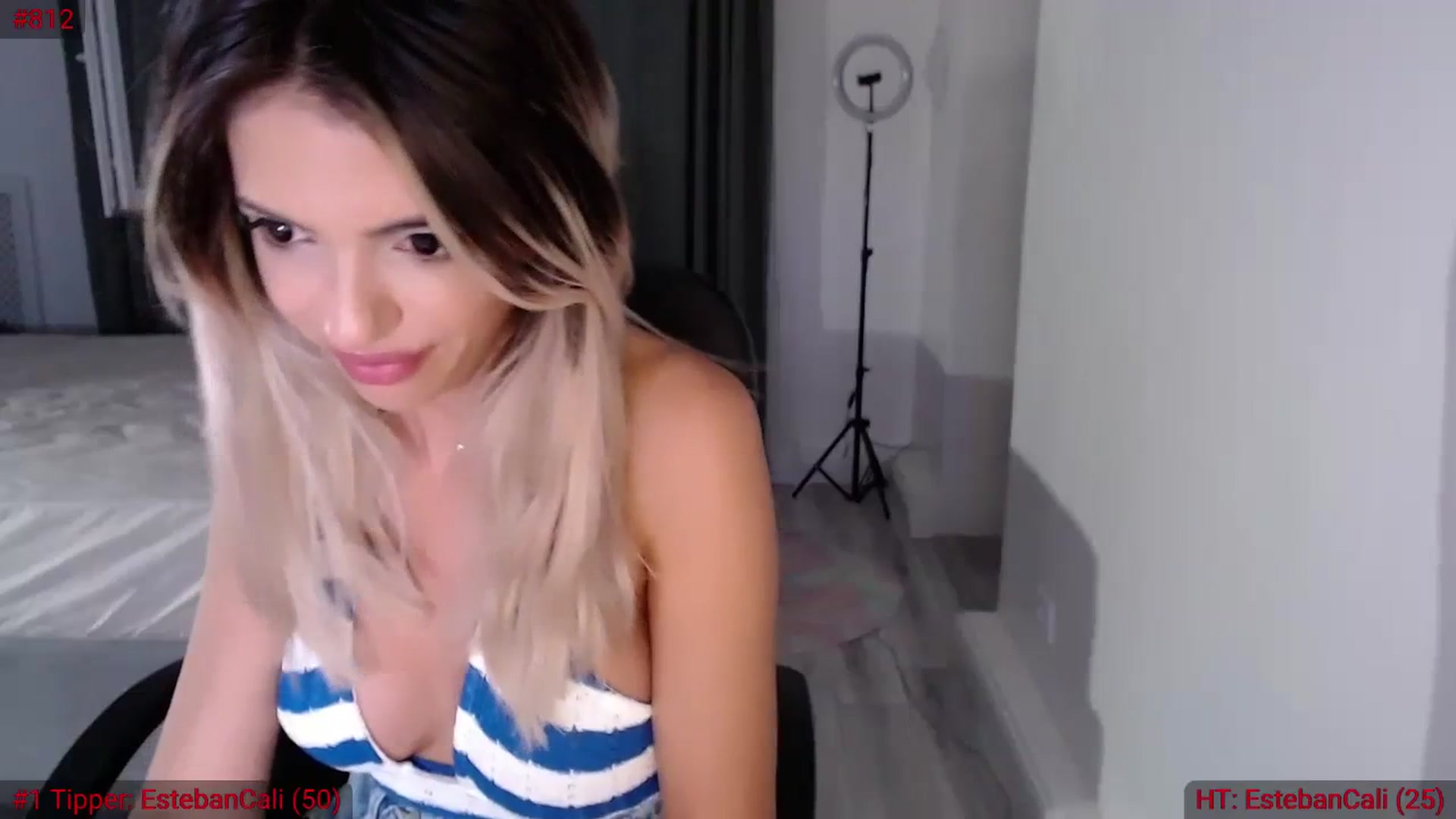 Gallery image thumbnail from Diamondblack5's myfreecams stream on, 08/20/2023, 22:27 image 15 of 20