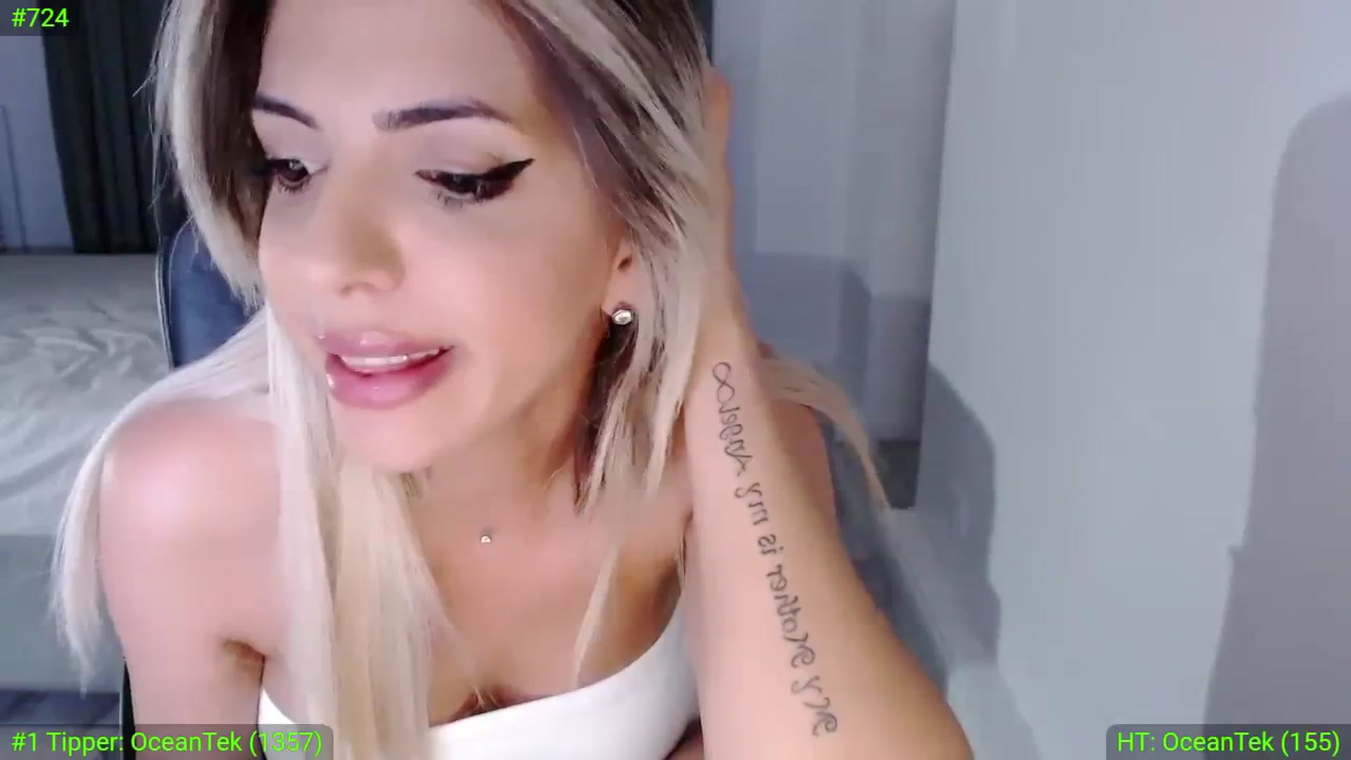 Gallery image thumbnail from Diamondblack5's myfreecams stream on, 08/22/2023, 03:19 image 12 of 20