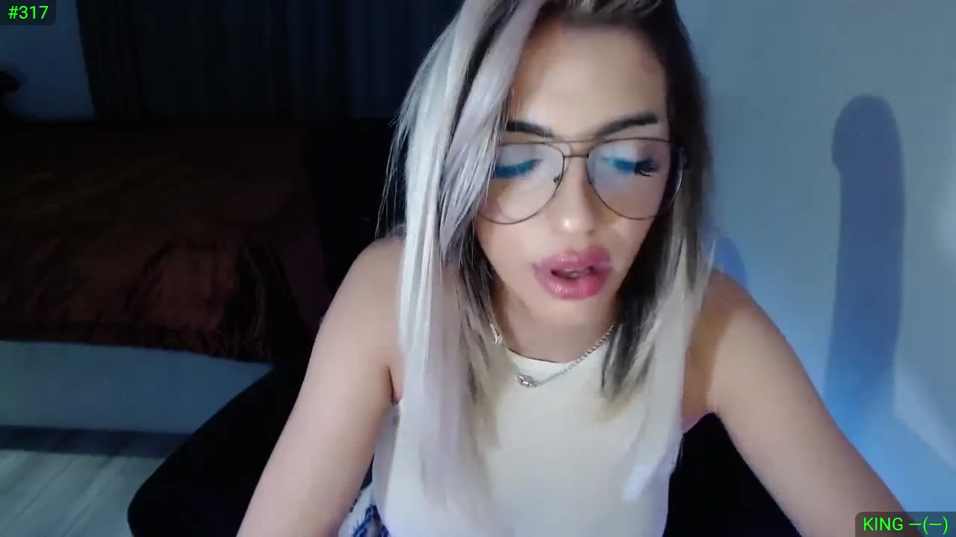 Gallery image thumbnail from Diamondblack5's myfreecams stream on, 11/15/2023, 23:13 image 6 of 20