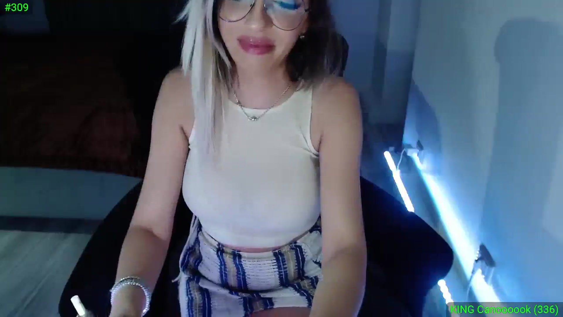 Gallery image thumbnail from Diamondblack5's myfreecams stream on, 11/16/2023, 24:26 image 9 of 20