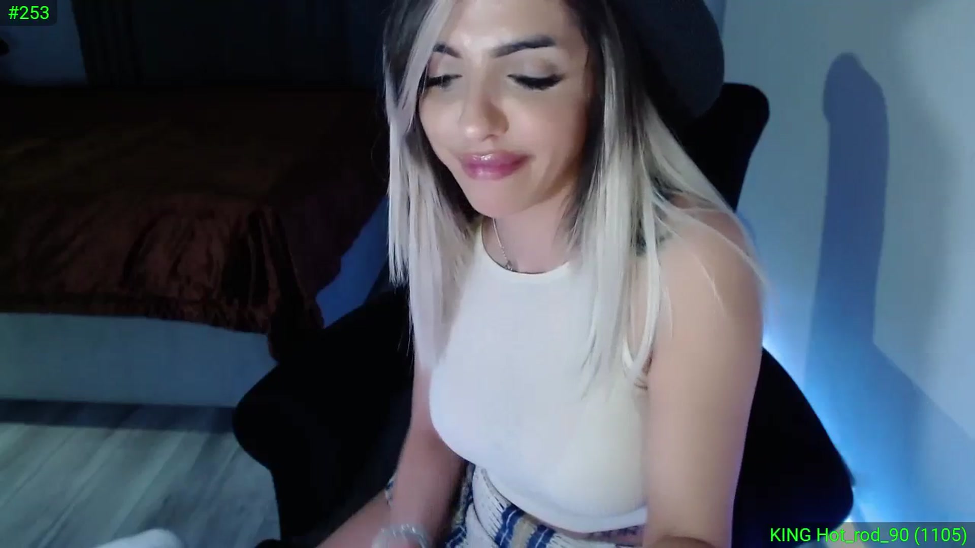 Gallery image thumbnail from Diamondblack5's myfreecams stream on, 11/16/2023, 03:13 image 17 of 20