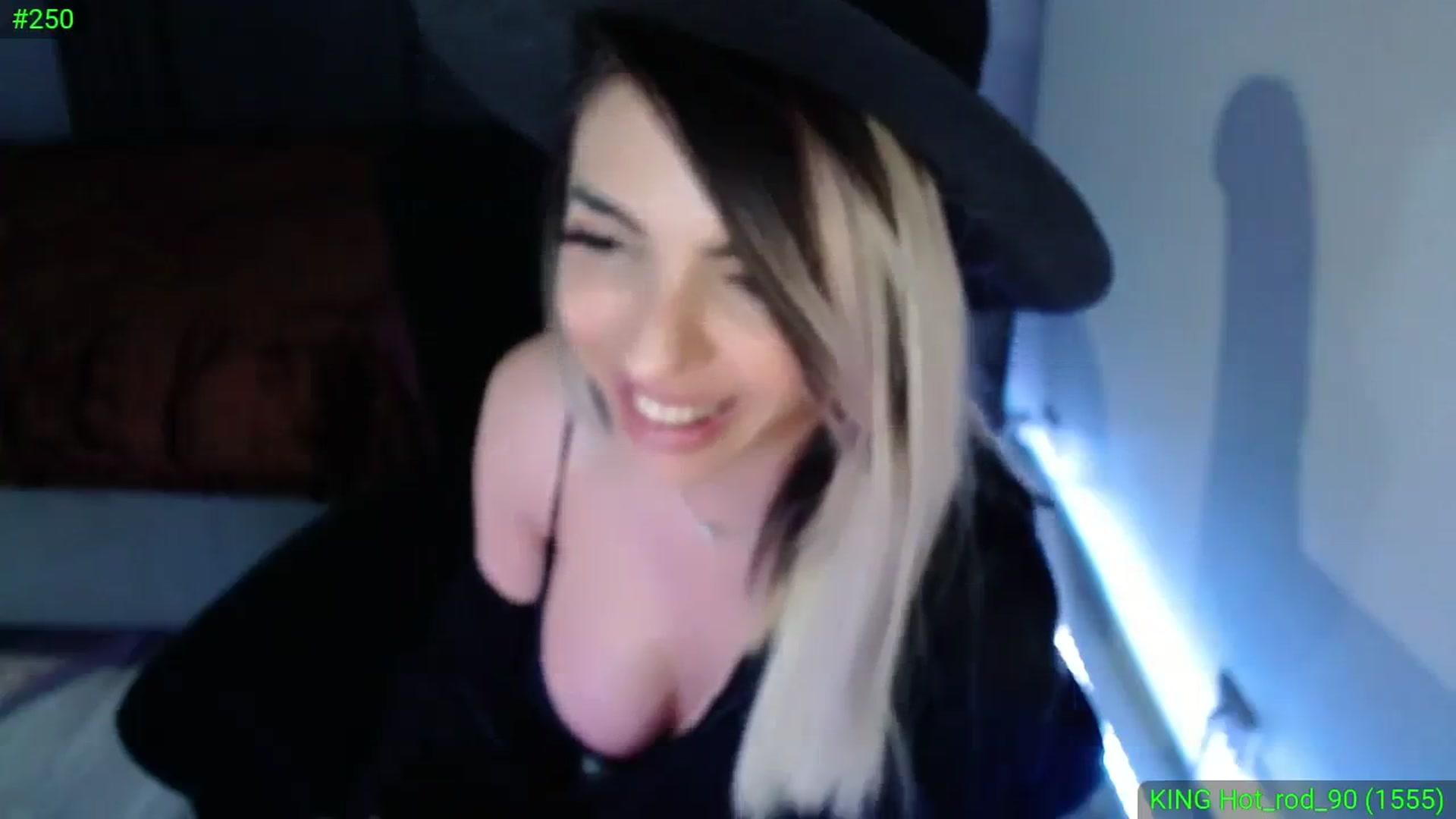 Gallery image thumbnail from Diamondblack5's myfreecams stream on, 11/17/2023, 04:17 image 13 of 20