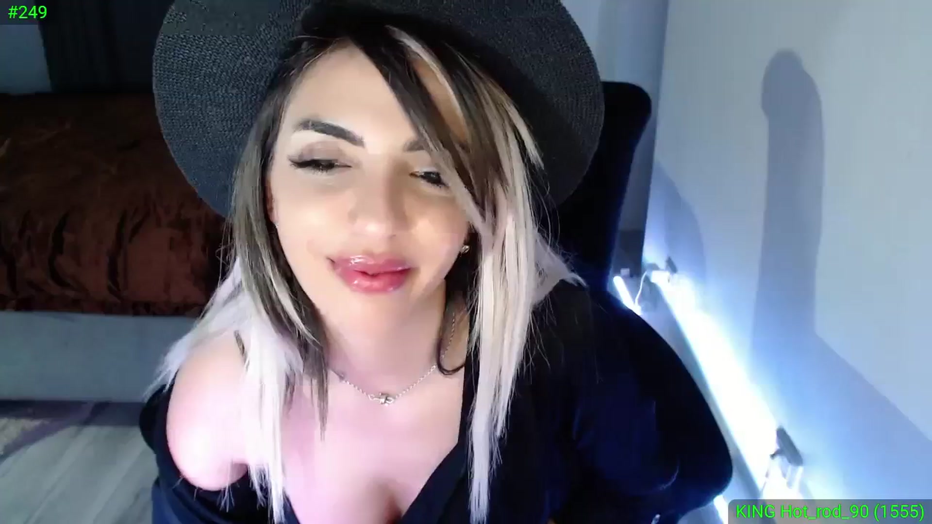 Gallery image thumbnail from Diamondblack5's myfreecams stream on, 11/17/2023, 04:17 image 19 of 20
