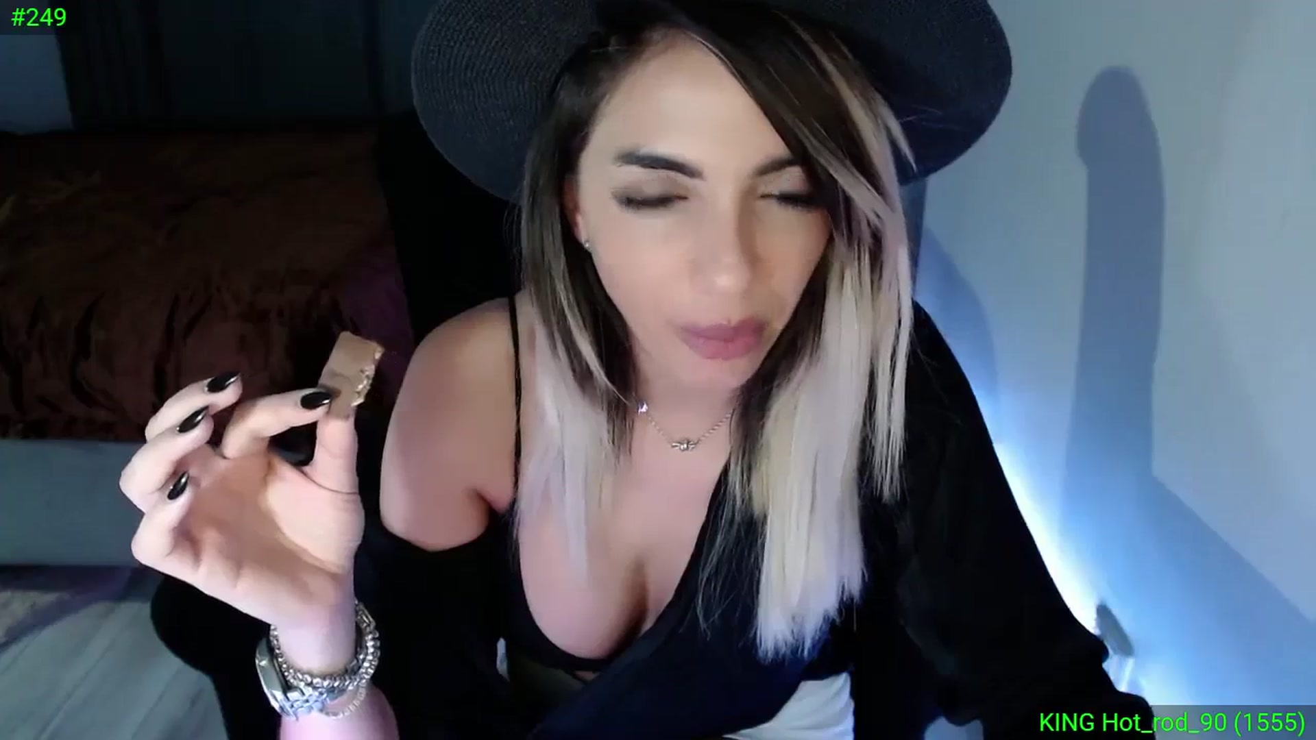 Gallery image thumbnail from Diamondblack5's myfreecams stream on, 11/17/2023, 04:17 image 16 of 20